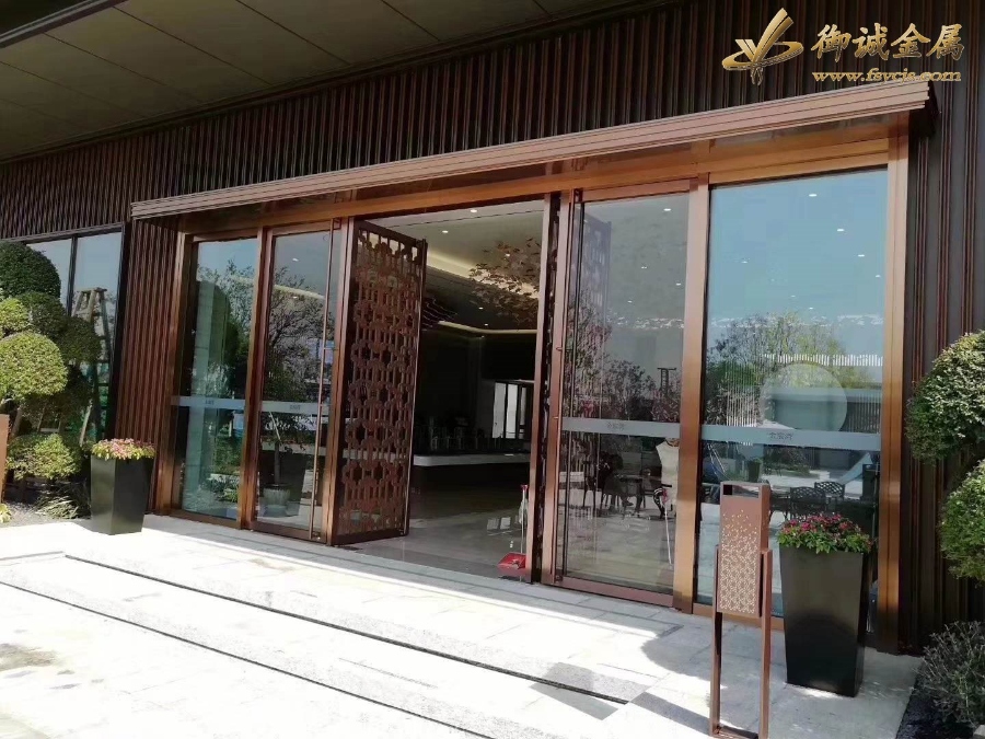 不銹鋼門(mén)